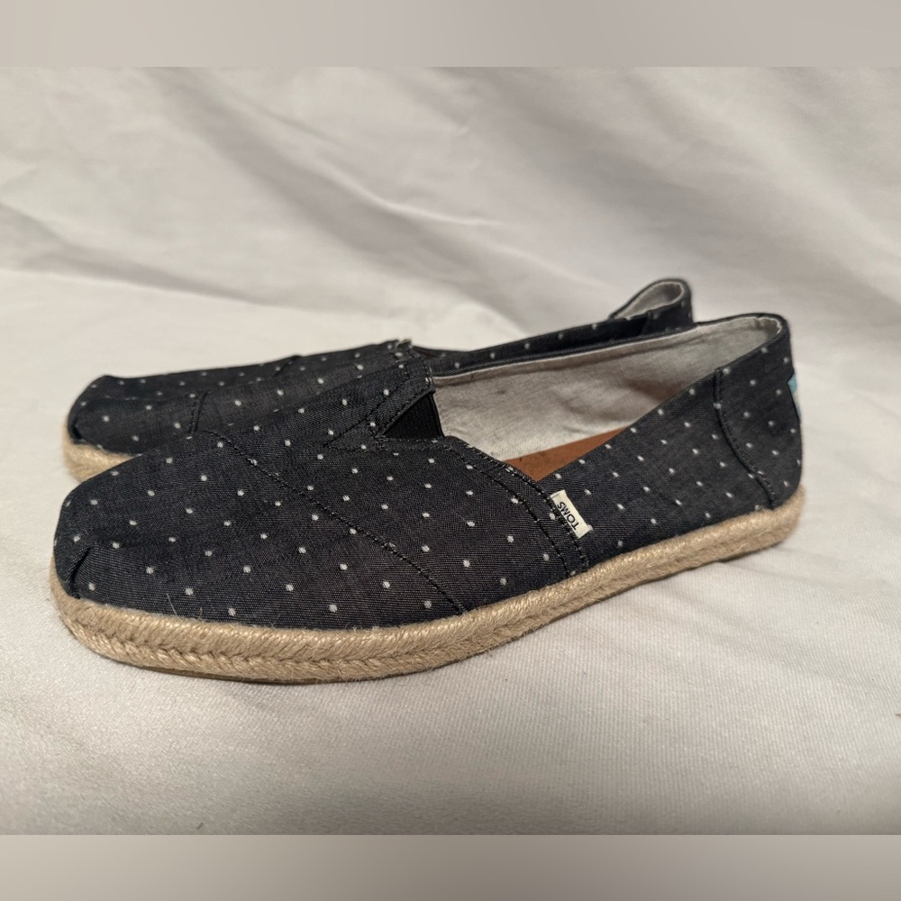 Toms Blue and White Polka Dot Size 9